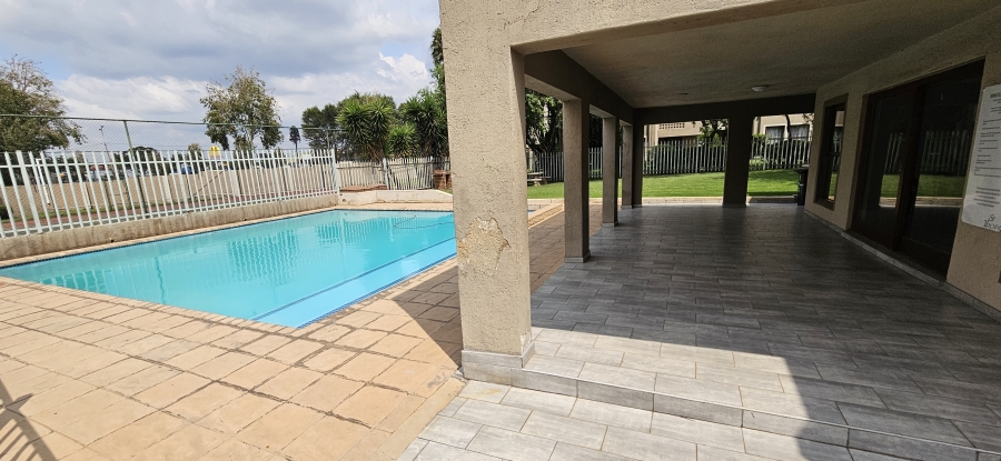 2 Bedroom Property for Sale in New Market Gauteng