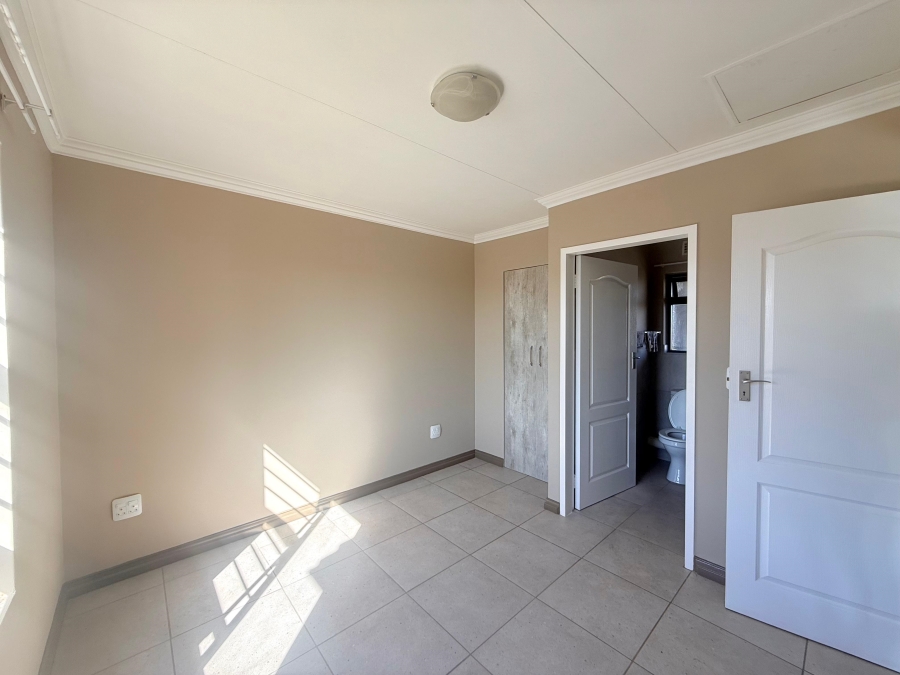 2 Bedroom Property for Sale in Amberfield Gauteng