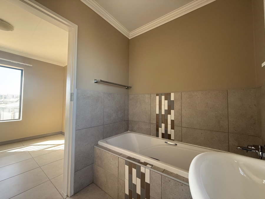 2 Bedroom Property for Sale in Amberfield Gauteng