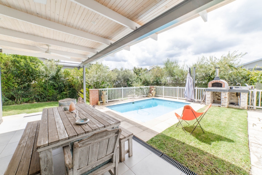 To Let 4 Bedroom Property for Rent in Helderfontein Estate Gauteng