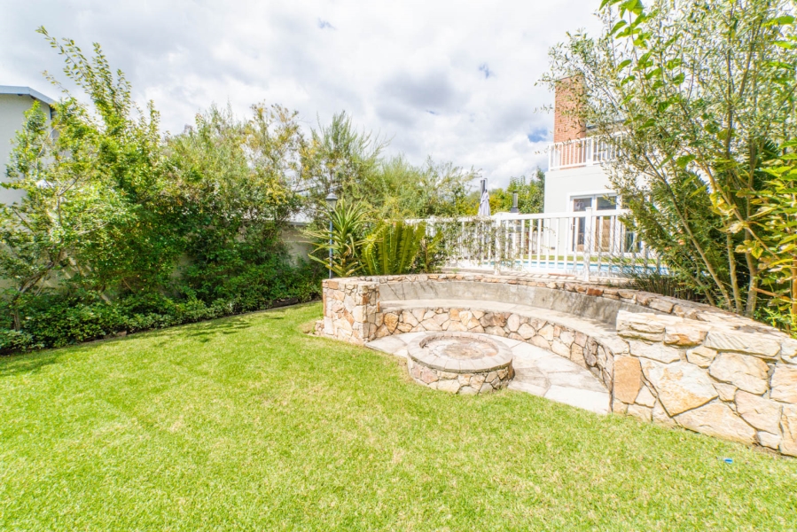 To Let 4 Bedroom Property for Rent in Helderfontein Estate Gauteng