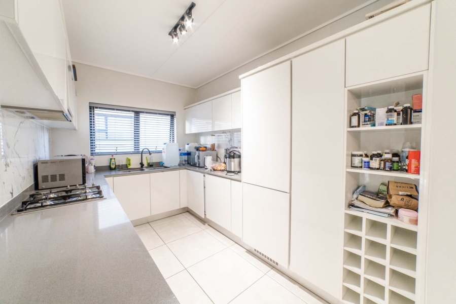 To Let 3 Bedroom Property for Rent in The Polofields Gauteng