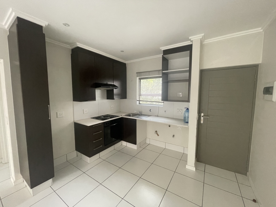 To Let 1 Bedroom Property for Rent in Fourways Gauteng