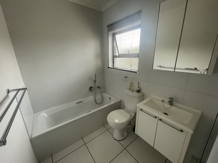 To Let 1 Bedroom Property for Rent in Fourways Gauteng