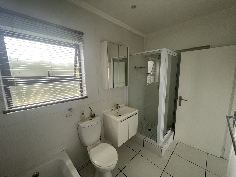To Let 1 Bedroom Property for Rent in Fourways Gauteng