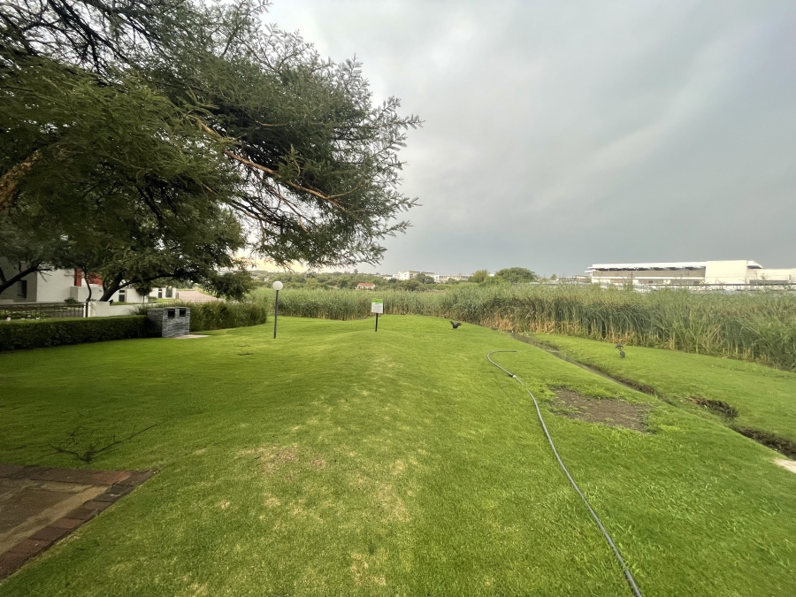 To Let 1 Bedroom Property for Rent in Fourways Gauteng