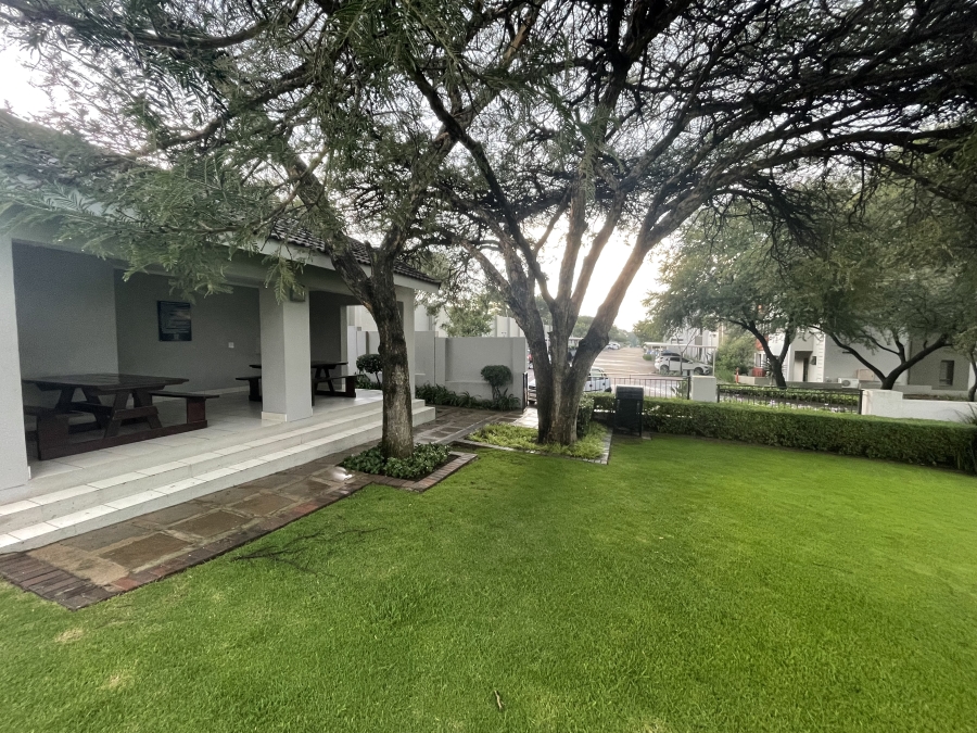 To Let 1 Bedroom Property for Rent in Fourways Gauteng