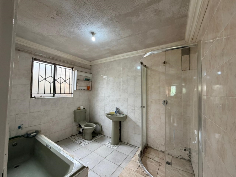 To Let 4 Bedroom Property for Rent in Olievenhoutbosch Gauteng