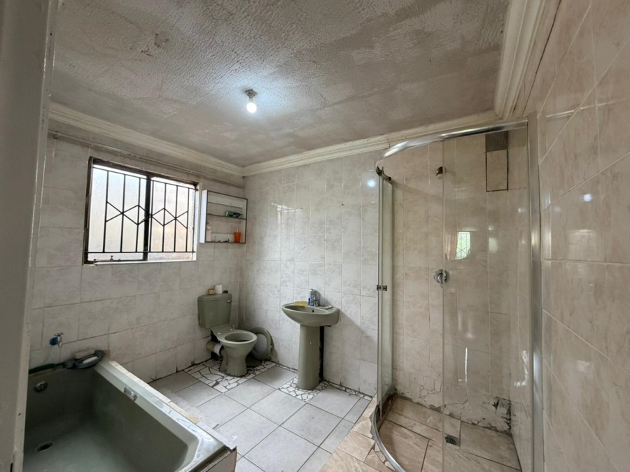 To Let 4 Bedroom Property for Rent in Olievenhoutbosch Gauteng