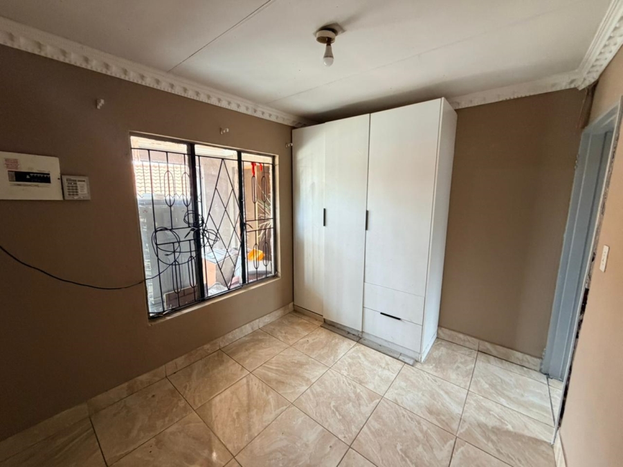 To Let 4 Bedroom Property for Rent in Olievenhoutbosch Gauteng