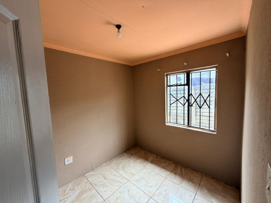 To Let 4 Bedroom Property for Rent in Olievenhoutbosch Gauteng