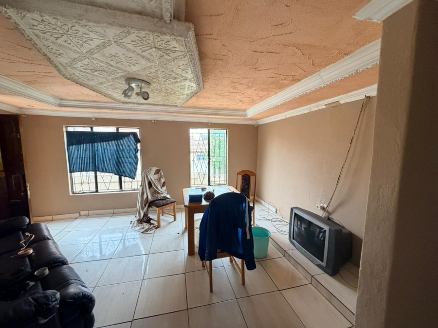 To Let 4 Bedroom Property for Rent in Olievenhoutbosch Gauteng