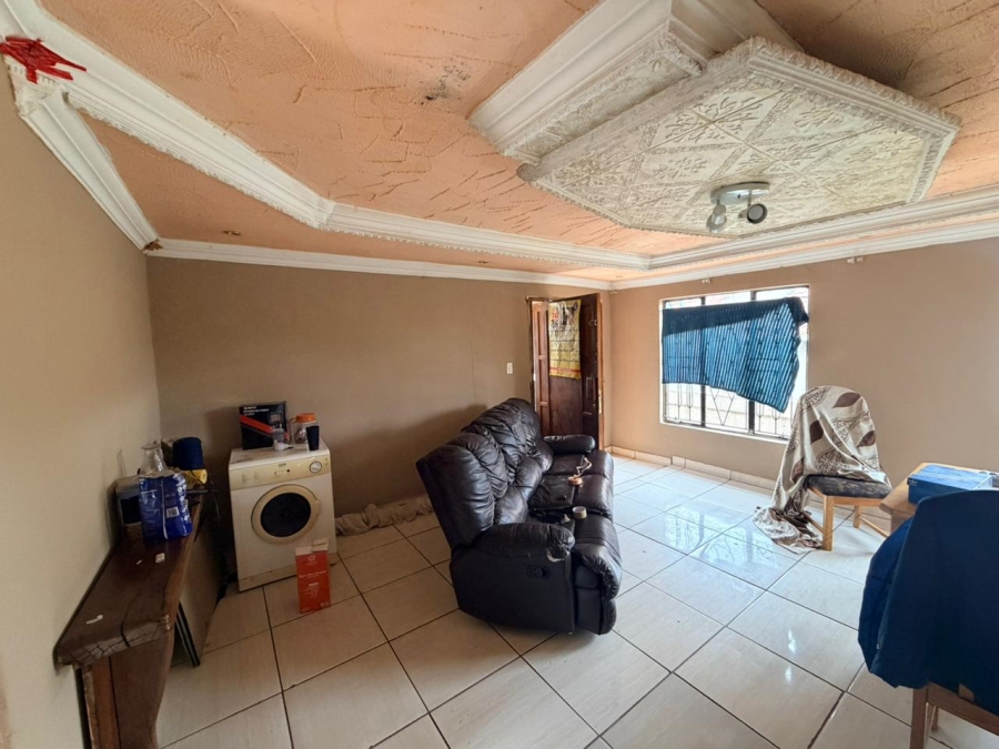 To Let 4 Bedroom Property for Rent in Olievenhoutbosch Gauteng