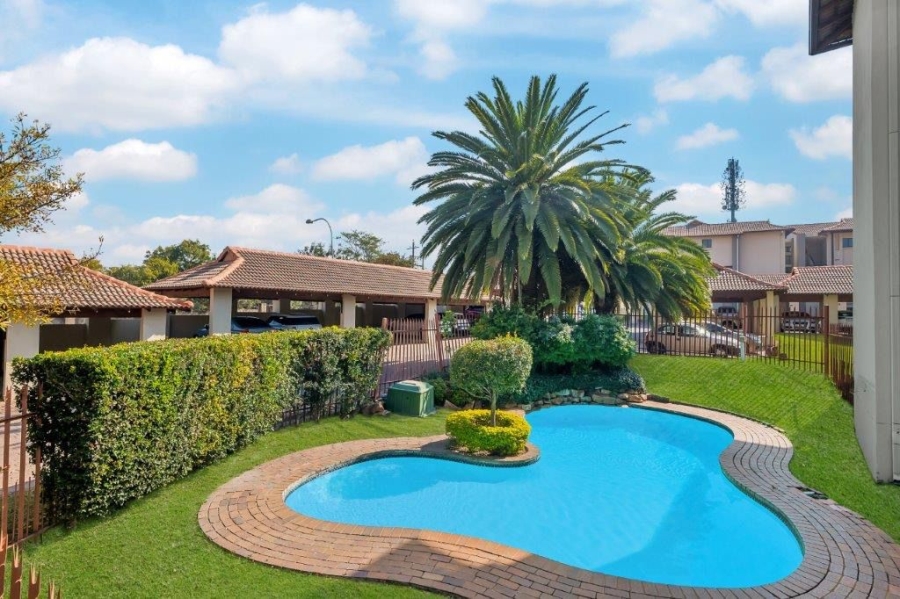 To Let 2 Bedroom Property for Rent in Broadacres Gauteng