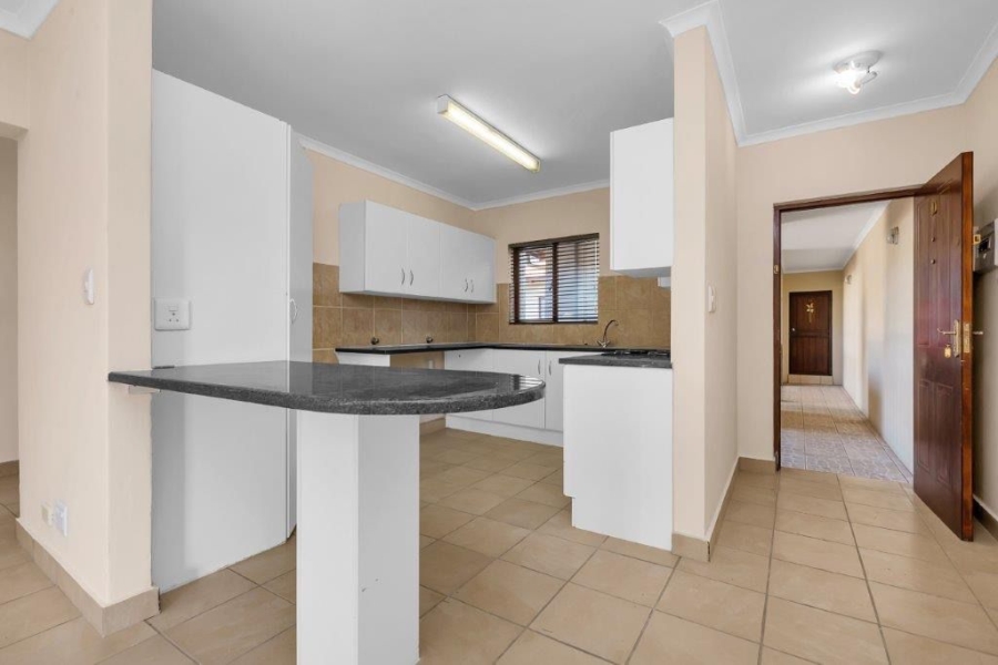 To Let 2 Bedroom Property for Rent in Broadacres Gauteng