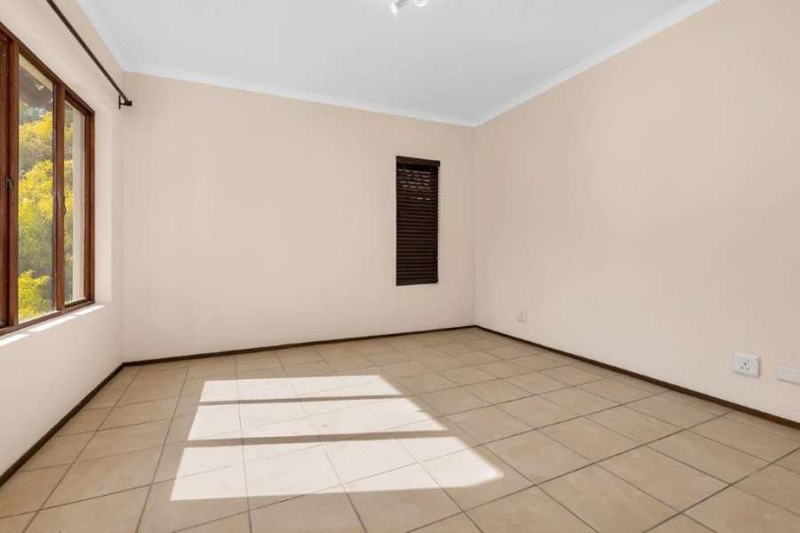 To Let 2 Bedroom Property for Rent in Broadacres Gauteng