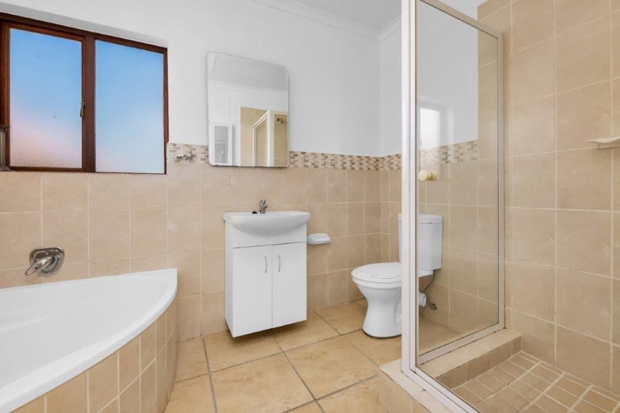 To Let 2 Bedroom Property for Rent in Broadacres Gauteng