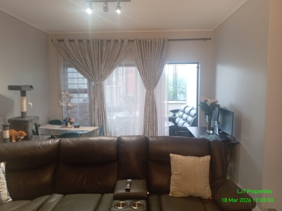 To Let 3 Bedroom Property for Rent in Waterfall Gauteng