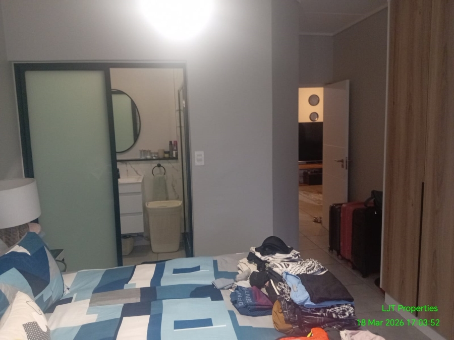 To Let 3 Bedroom Property for Rent in Waterfall Gauteng