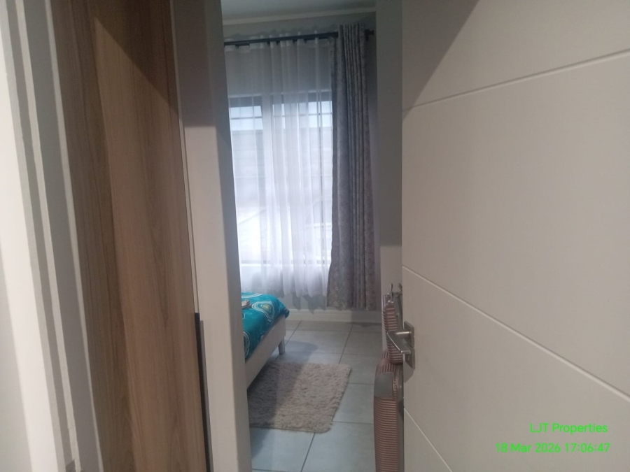 To Let 3 Bedroom Property for Rent in Waterfall Gauteng