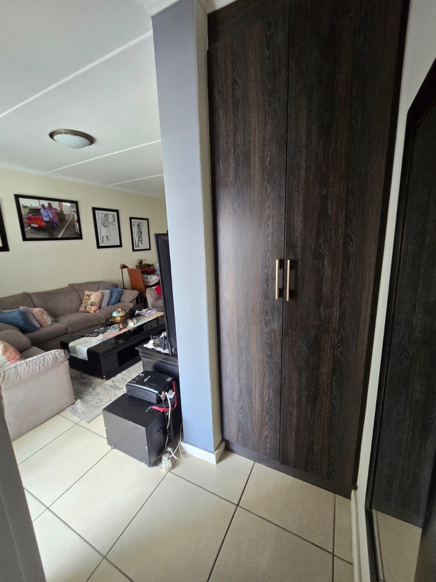 To Let 3 Bedroom Property for Rent in Greenstone Hill Gauteng
