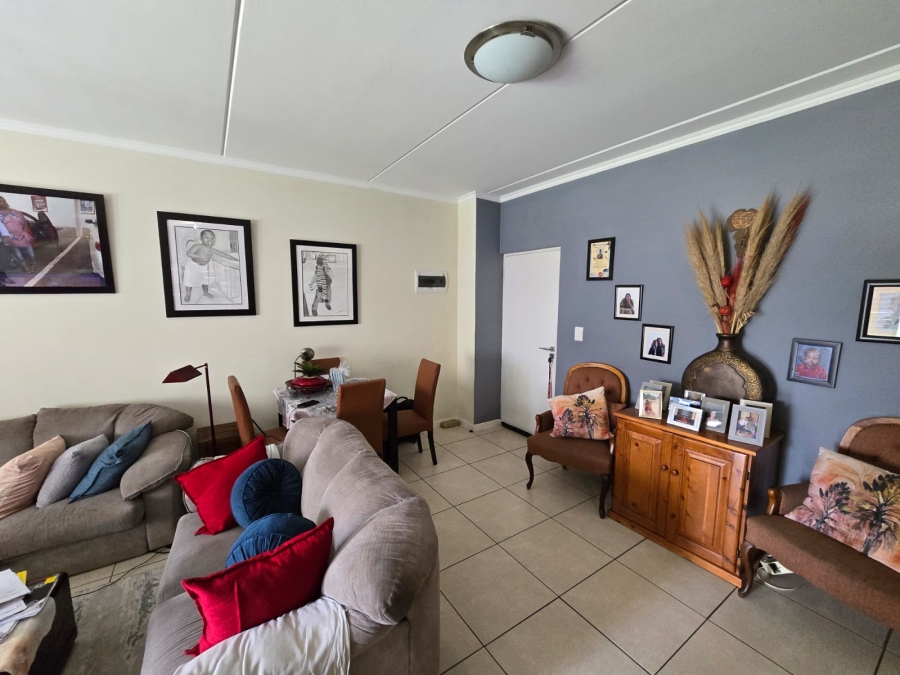 To Let 3 Bedroom Property for Rent in Greenstone Hill Gauteng