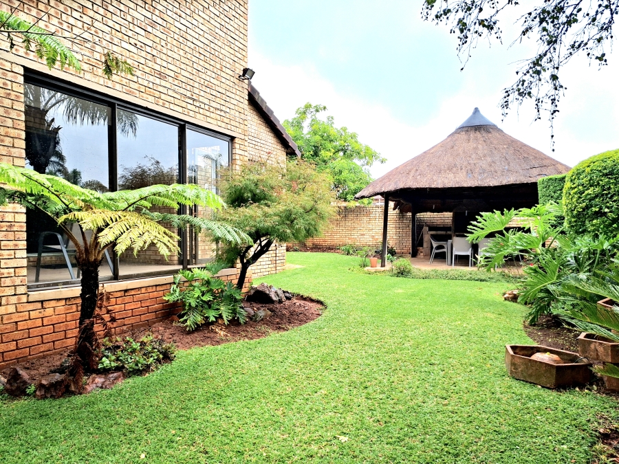 2 Bedroom Property for Sale in Willowbrook Gauteng