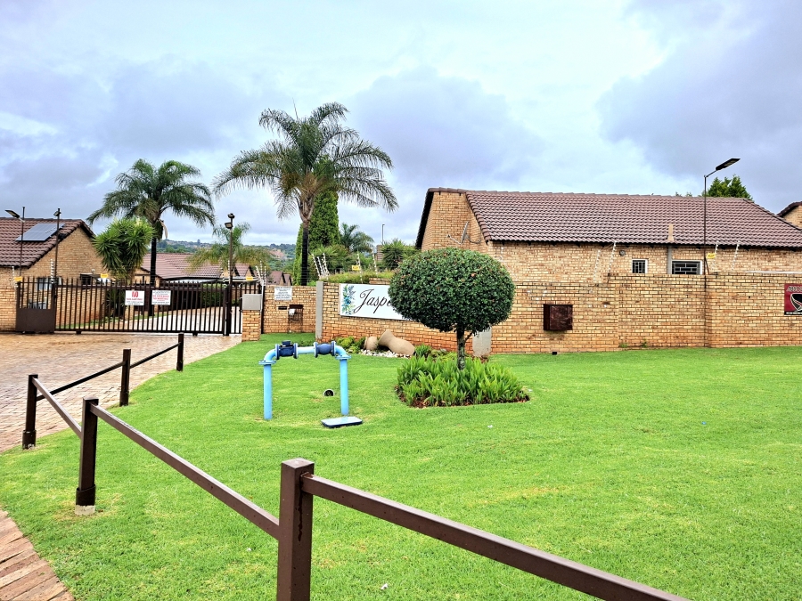 2 Bedroom Property for Sale in Willowbrook Gauteng