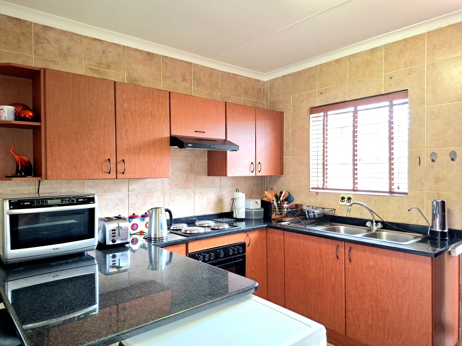 2 Bedroom Property for Sale in Willowbrook Gauteng