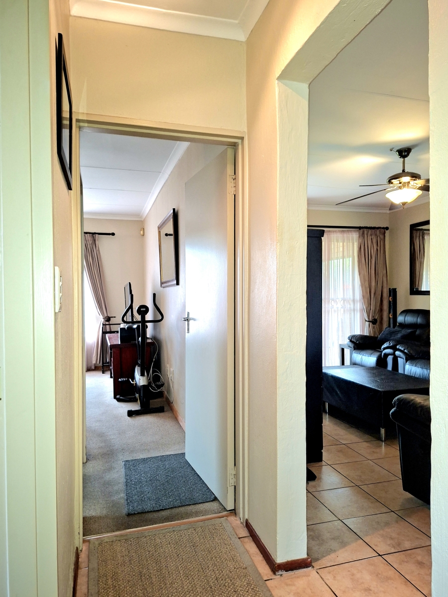 2 Bedroom Property for Sale in Willowbrook Gauteng