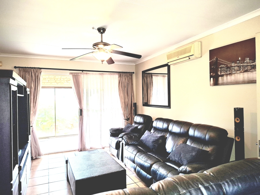 2 Bedroom Property for Sale in Willowbrook Gauteng