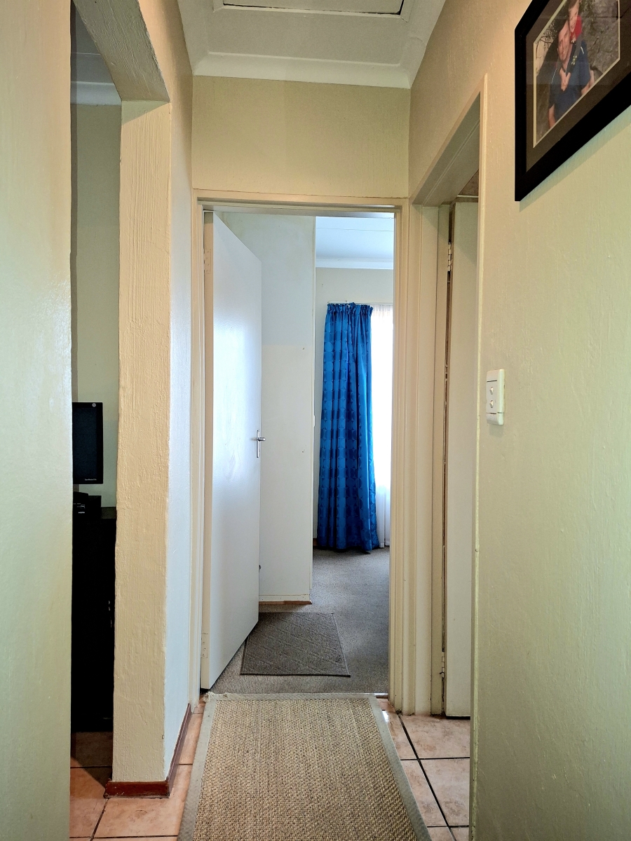 2 Bedroom Property for Sale in Willowbrook Gauteng