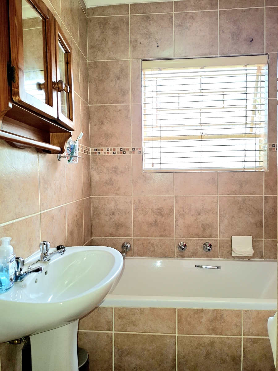 2 Bedroom Property for Sale in Willowbrook Gauteng