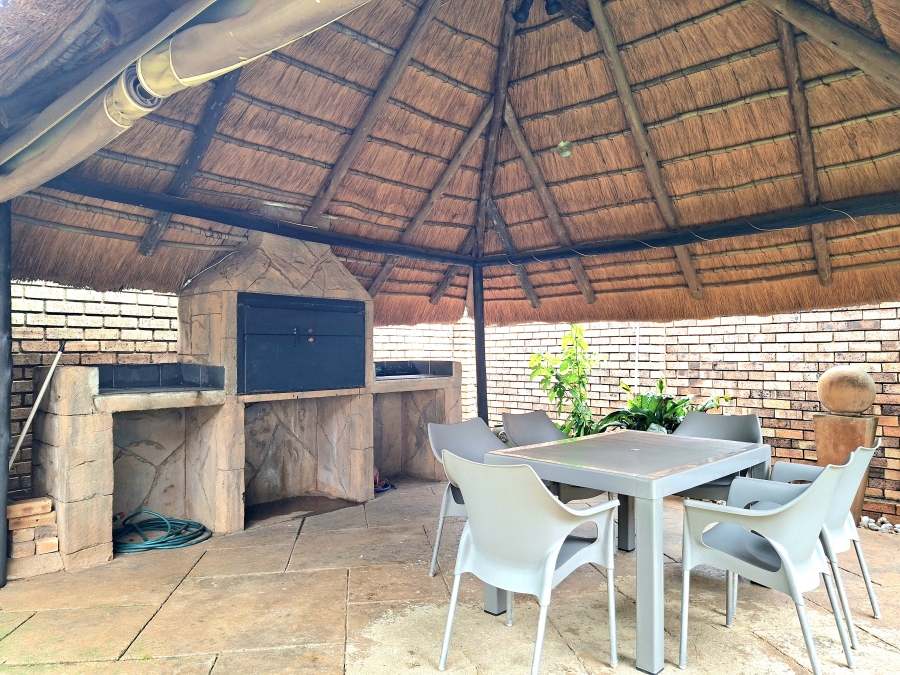 2 Bedroom Property for Sale in Willowbrook Gauteng