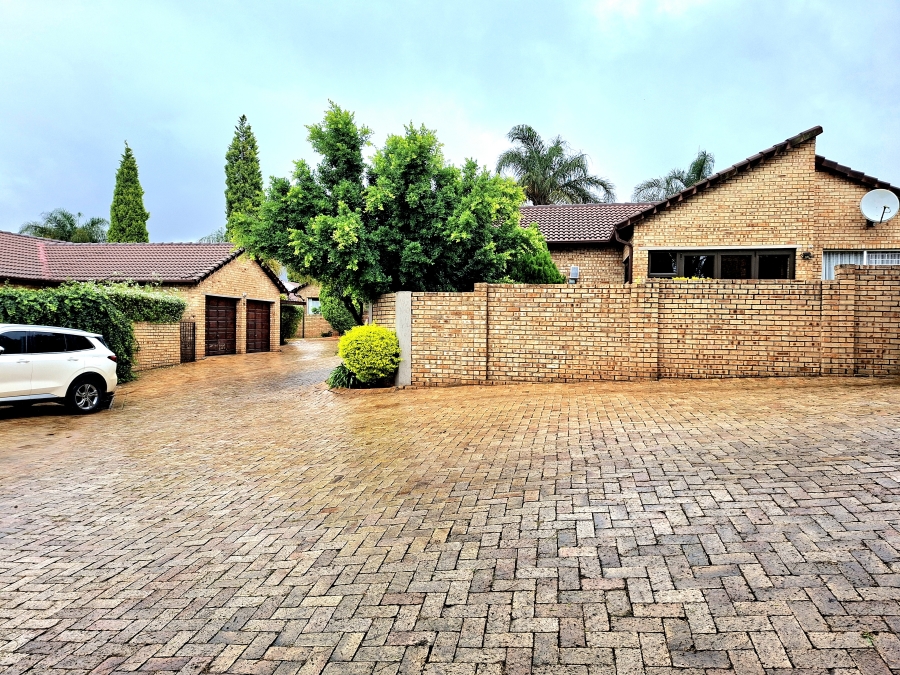 2 Bedroom Property for Sale in Willowbrook Gauteng
