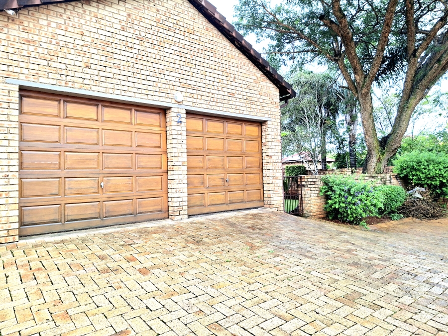 2 Bedroom Property for Sale in Willowbrook Gauteng