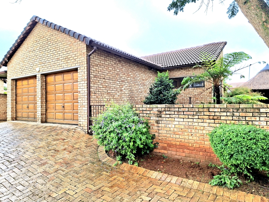 2 Bedroom Property for Sale in Willowbrook Gauteng