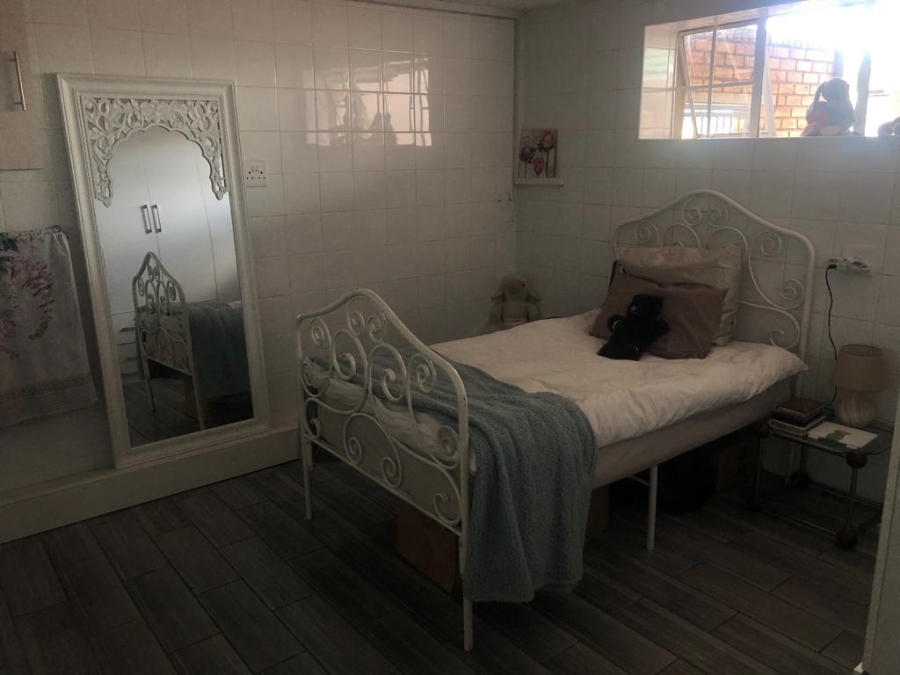 1 Bedroom Property for Sale in Kenmare Gauteng