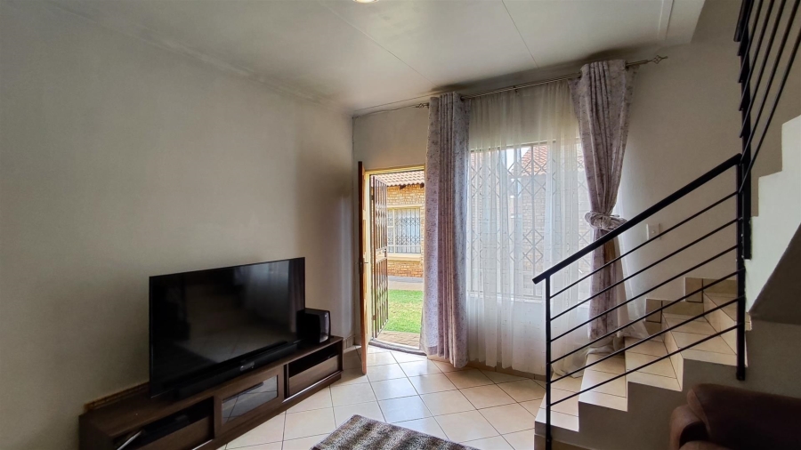3 Bedroom Property for Sale in Dawn Park Gauteng