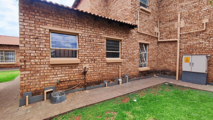 3 Bedroom Property for Sale in Dawn Park Gauteng