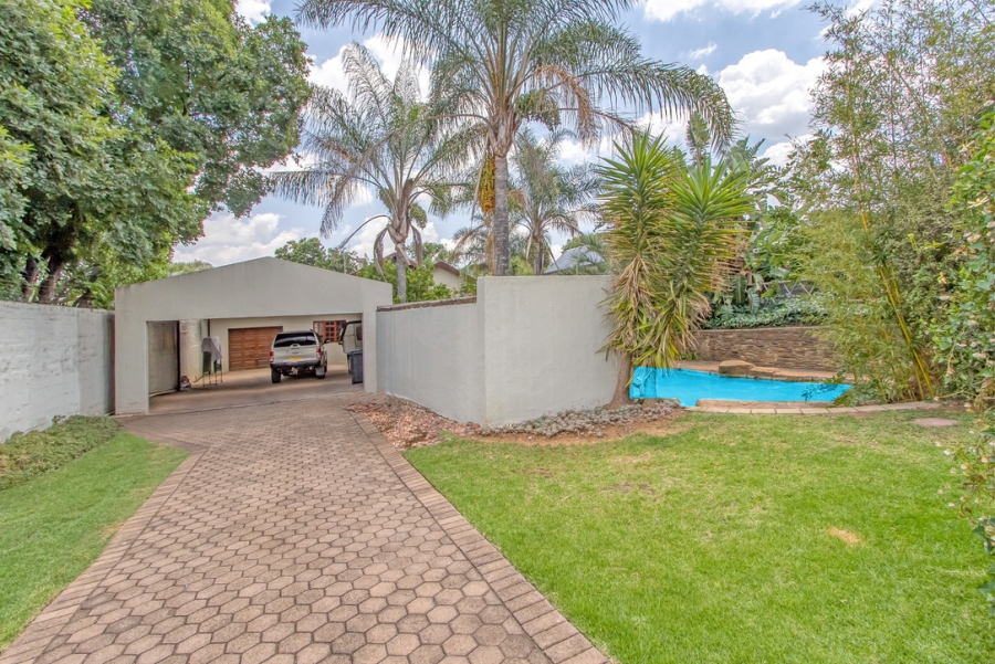 4 Bedroom Property for Sale in Linden Gauteng