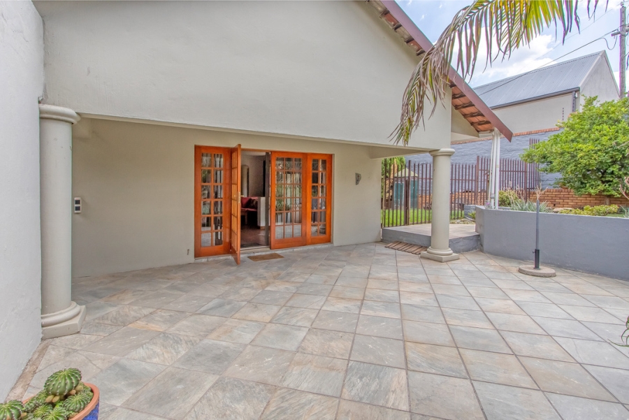 4 Bedroom Property for Sale in Linden Gauteng