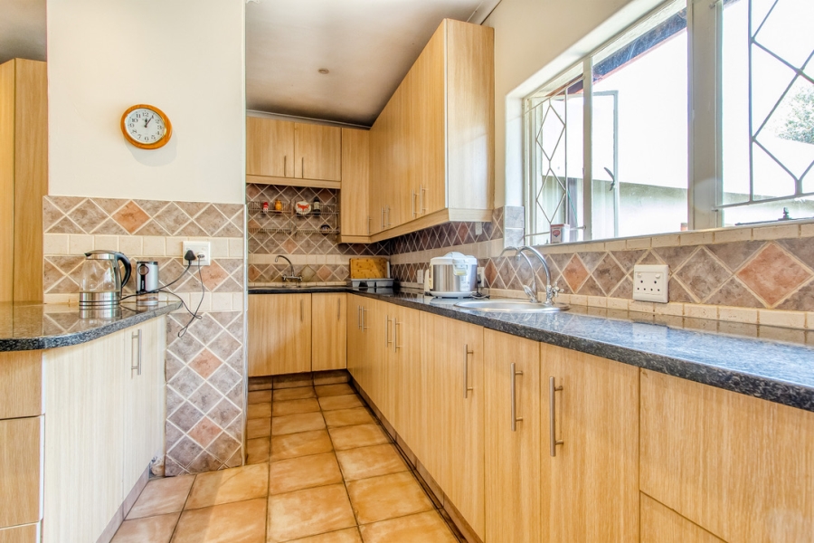 4 Bedroom Property for Sale in Linden Gauteng