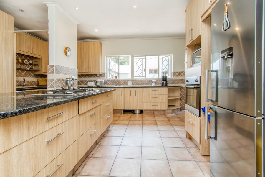 4 Bedroom Property for Sale in Linden Gauteng