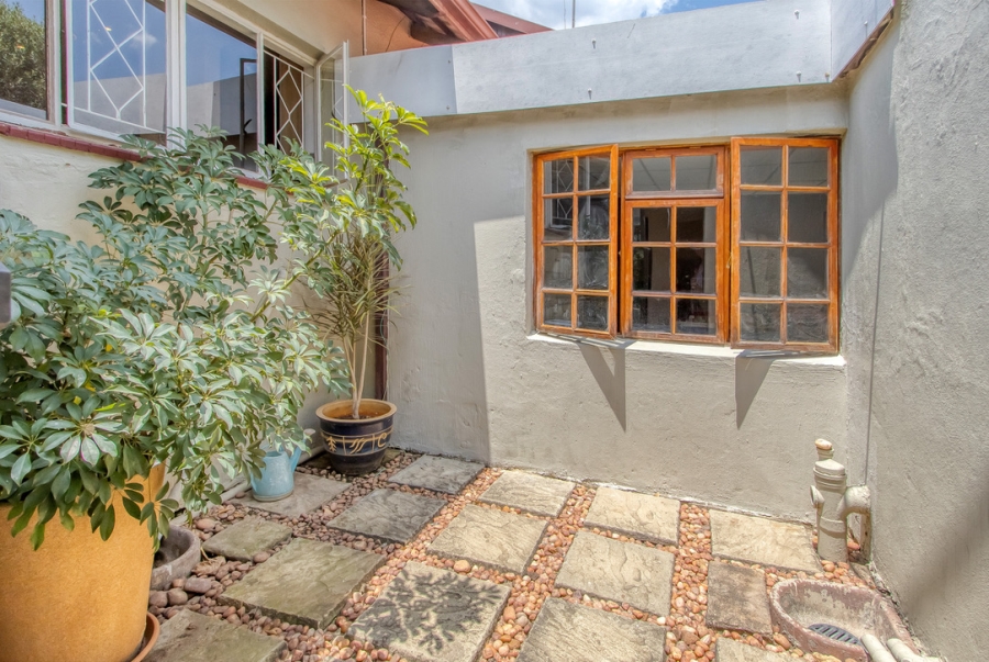 4 Bedroom Property for Sale in Linden Gauteng