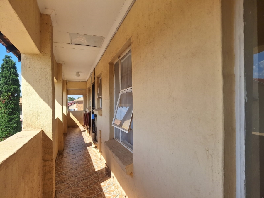 2 Bedroom Property for Sale in Rensburg Gauteng
