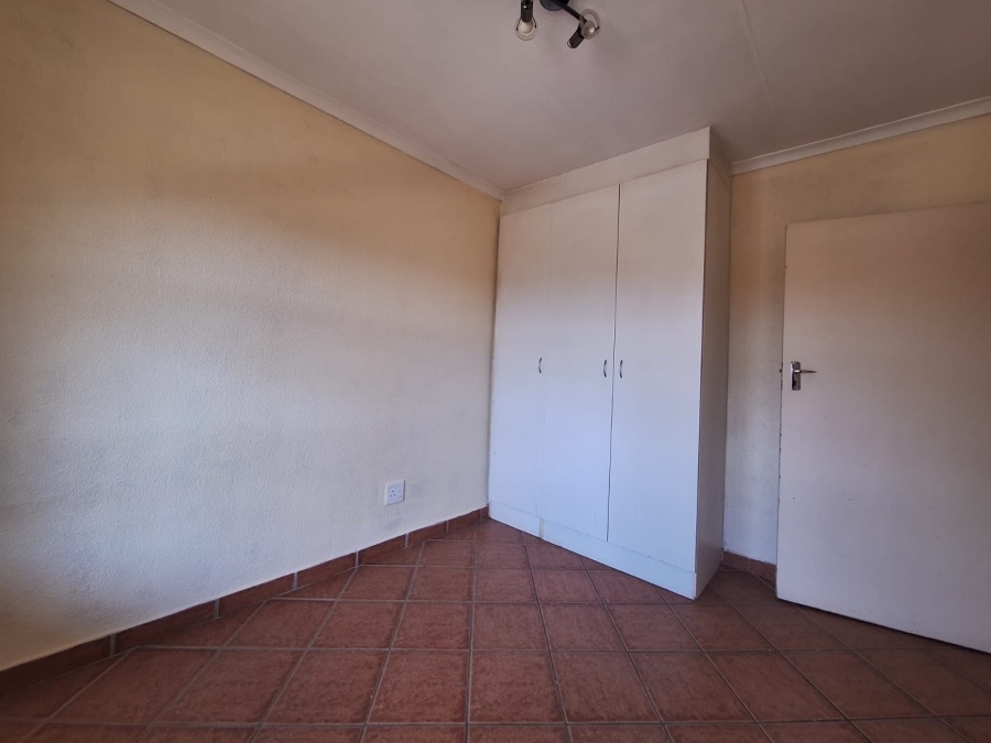 2 Bedroom Property for Sale in Rensburg Gauteng