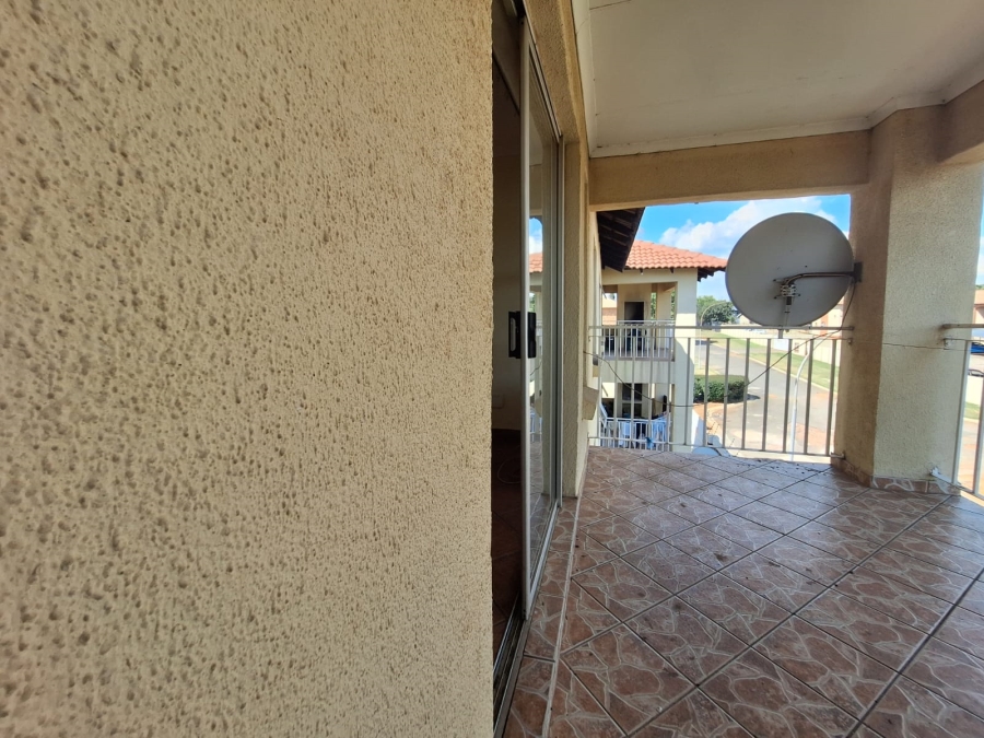 2 Bedroom Property for Sale in Rensburg Gauteng