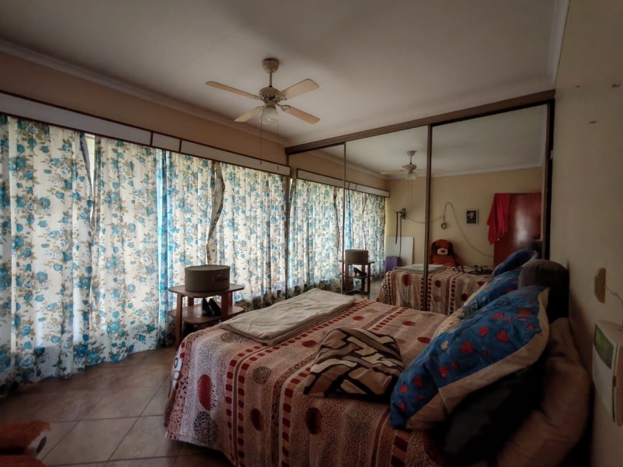 4 Bedroom Property for Sale in Risiville Gauteng