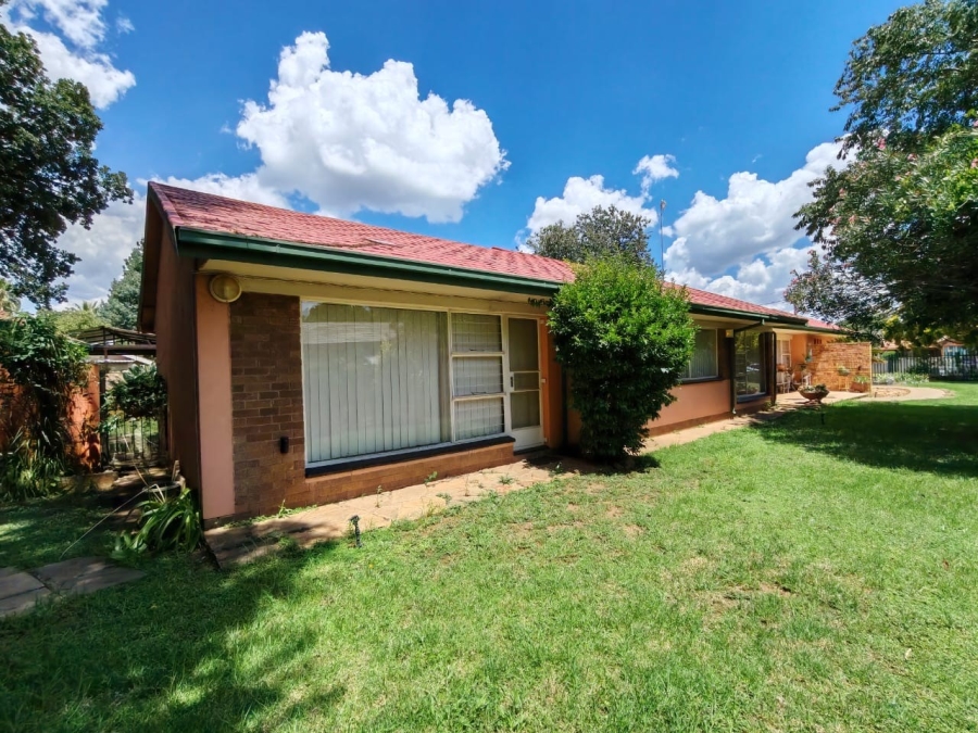 4 Bedroom Property for Sale in Risiville Gauteng